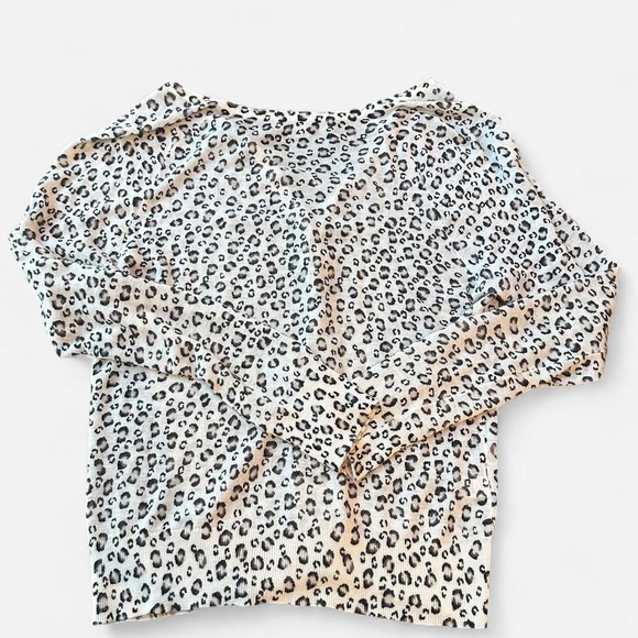 Ann Taylor Leopard long sleeve Cardigan medium - Picture 6 of 8